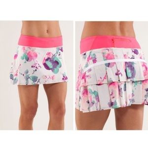 LuLuLemon Pace Setter skort Size 8 Blurred Blossom